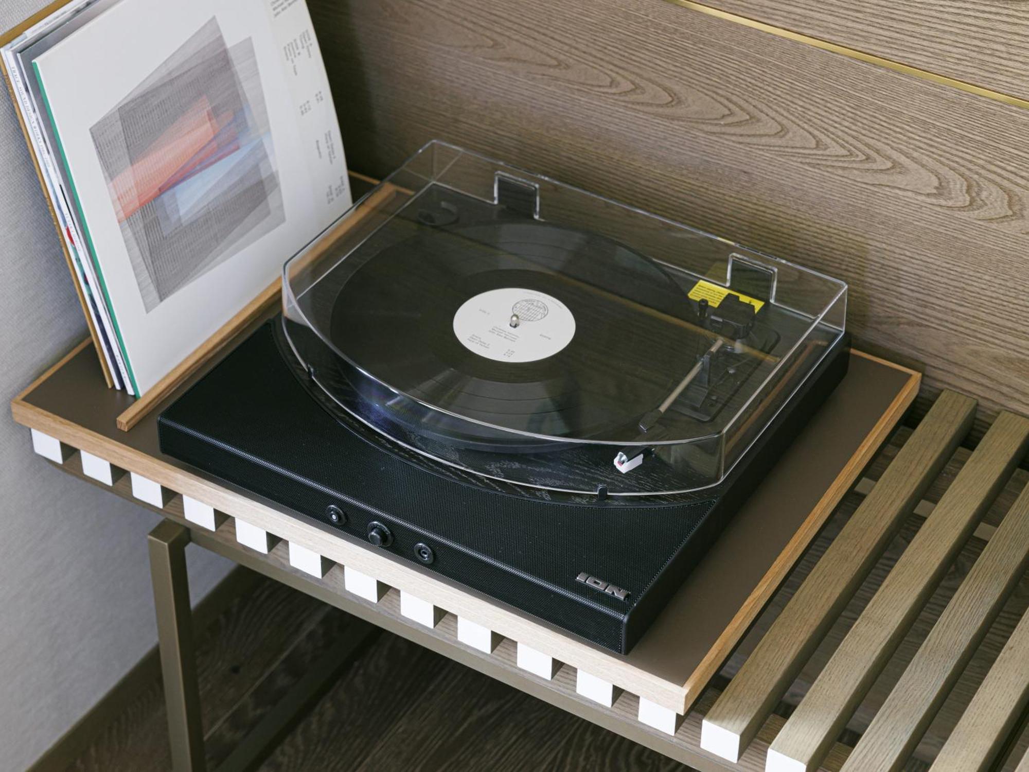 Good Nature Hotel Кіото Номер фото A turntable