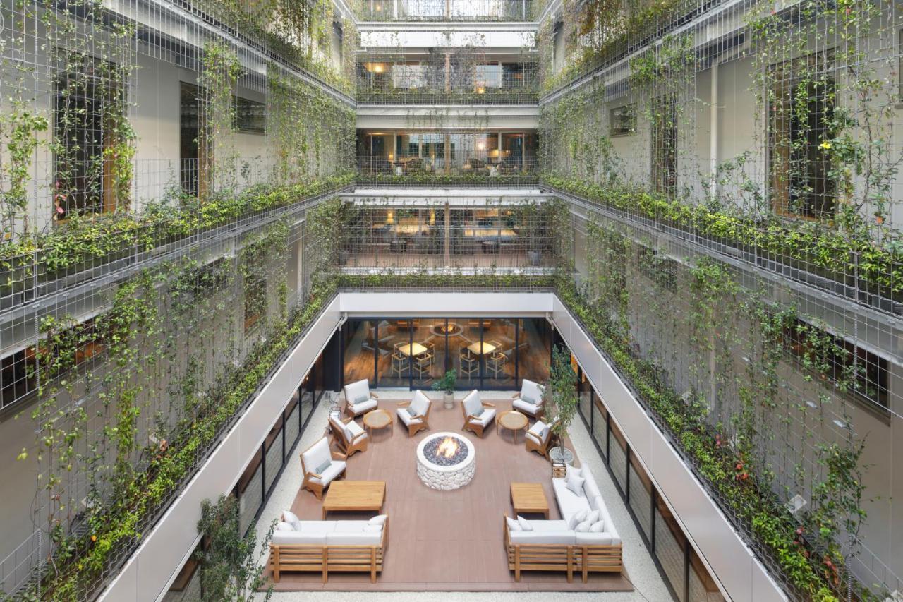 Good Nature Hotel Кіото Екстер'єр фото The hotel's atrium